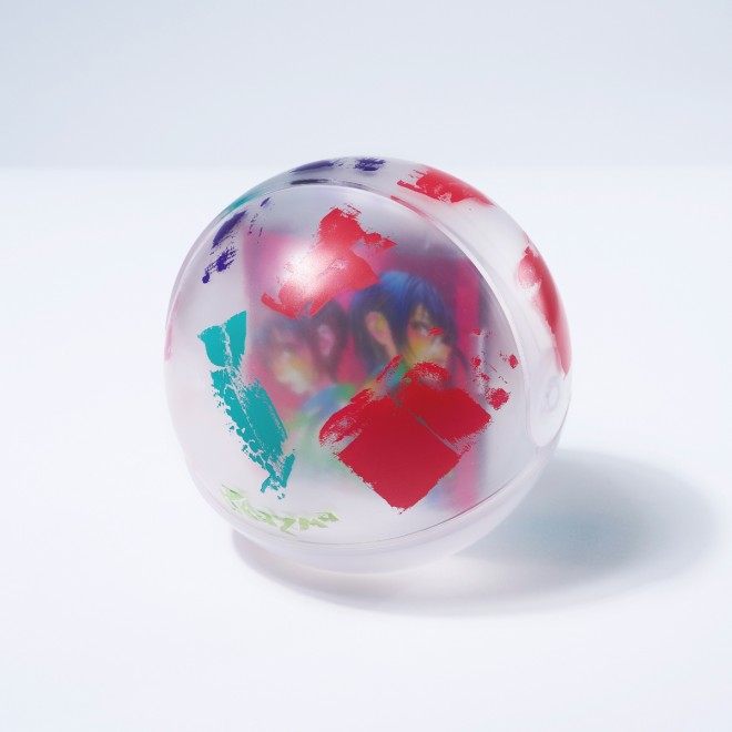 Kenshi Yonezu celebrates his 15th single “Plazma / BOW AND ARROW” with four editions, including controller device and HALO versions, illustrated by Yonezu himself. Poster campaigns and a live photo exhibition shot by Jiro Konami further mark this release.